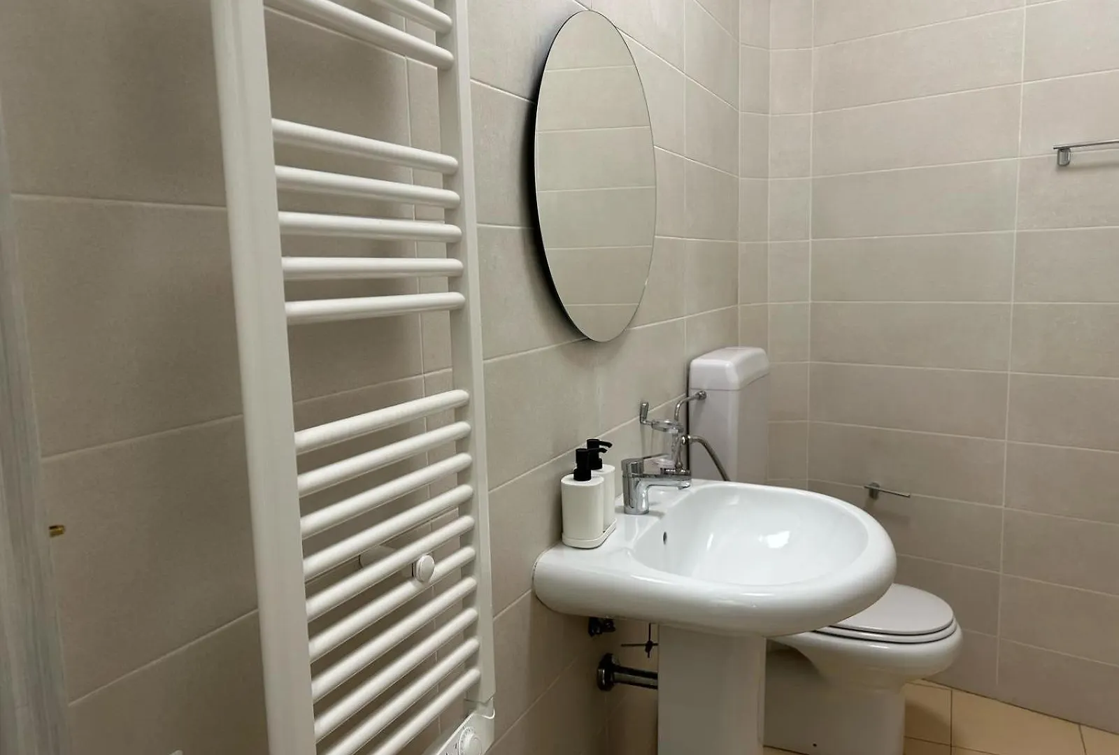 Hotel L'Affaire Du Collier Bergamo Affittacamere